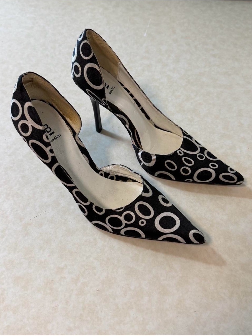Vintage Retro Y2K Bakers Mod Circle Print Pumps